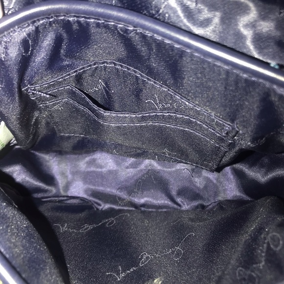 a cute vera bradley purse - Picture 4 of 6